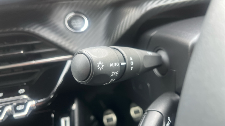 Peugeot 208 1.2 PureTech 100 Allure Premium + 5dr Petrol Hatchback